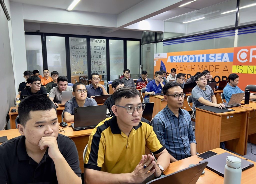 Chuyển ngành sang công nghệ ở tuổi 25 - 30 có muộn không? - Va79